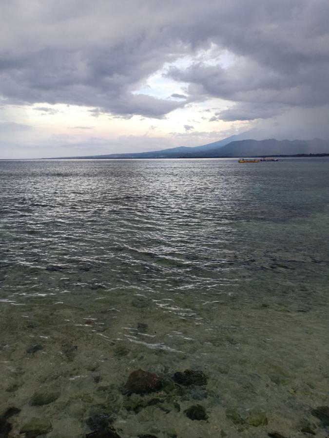 Youpy Bungalows Gili Air Esterno foto